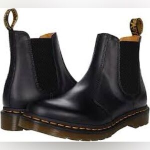 🖤 Dr. Martens Leather Chelsea Black Leather Unisex Boots